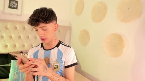 Snapshot of timothy_ross chatting on December 31, 2024, 6:48 am Timothy 21 years old online show from December 31, 2024, 6:48 am