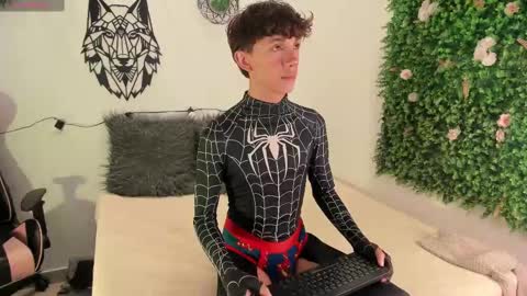 Snapshot of timothy_ross chatting on March 3, 2025, 4:58 am Timothy 21 years old online show from March 3, 2025, 4:58 am