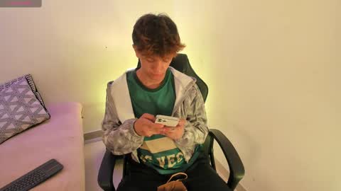 Snapshot of timothy_ross chatting on September 28, 2025, 4:18 am Timothy 21 years old online show from September 28, 2025, 4:18 am