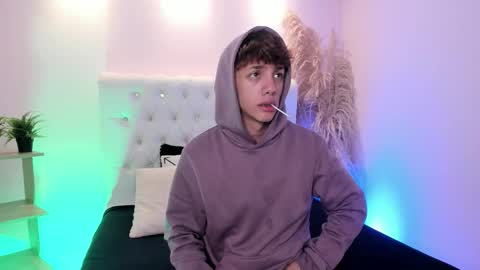 Snapshot of timothy_ross chatting on November 19, 2025, 8:20 pm Timothy 21 years old online show from November 19, 2025, 8:20 pm