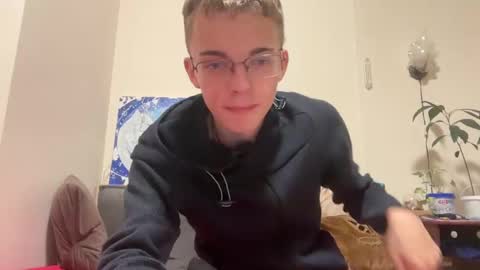 Snapshot of timveret chatting on December 1, 2024, 7:47 pm Wizard online show from December 1, 2024, 7:47 pm