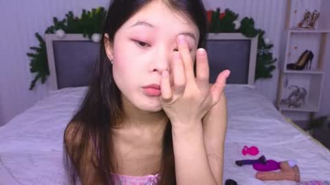 tina__kim online show from December 20, 2024, 4:42 am
