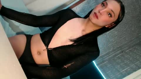 Snapshot of tina_allure chatting on July 8, 2026, 7:13 am Tina online show from July 8, 2026, 7:13 am