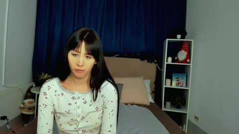 Snapshot of tina_ellisi chatting on January 13, 2025, 10:47 am Tina online show from January 13, 2025, 10:47 am