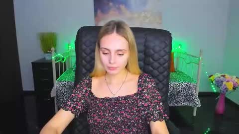 Snapshot of tina_jonesi chatting on November 6, 2025, 1:56 pm Tina online show from November 6, 2025, 1:56 pm