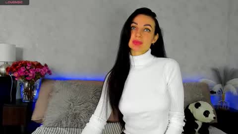 Tina online show from November 9, 2025, 10:13 am