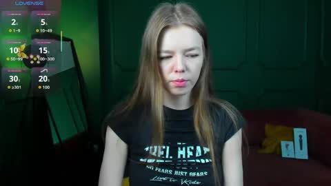 Snapshot of tina_tayllor__ chatting on April 23, 2026, 2:52 pm tina_tayllor__ online show from April 23, 2026, 2:52 pm