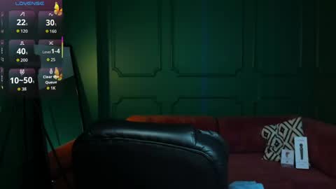 Snapshot of tina_tayllor__ chatting on May 6, 2026, 8:36 pm tina_tayllor__ online show from May 6, 2026, 8:36 pm