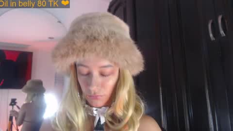 Snapshot of tina_wild_ chatting on April 8, 2026, 9:26 pm Tina Wild online show from April 8, 2026, 9:26 pm
