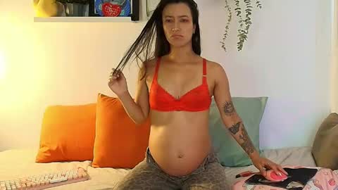 Snapshot of tina_wild_ chatting on April 15, 2026, 9:04 pm Tina Wild online show from April 15, 2026, 9:04 pm