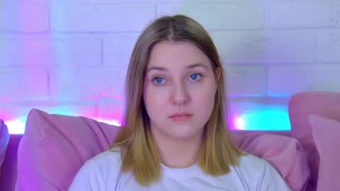 TinaBurton online show from March 16, 2026, 4:44 pm