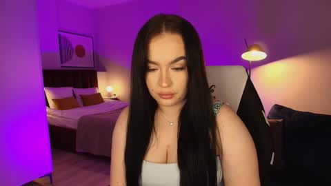 Snapshot of tinafox_ chatting on February 3, 2026, 4:01 pm hi im curvy babyface girlie Tina online show from February 3, 2026, 4:01 pm