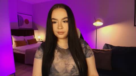 Snapshot of tinafox_ chatting on February 15, 2026, 8:13 am hi im curvy babyface girlie Tina online show from February 15, 2026, 8:13 am