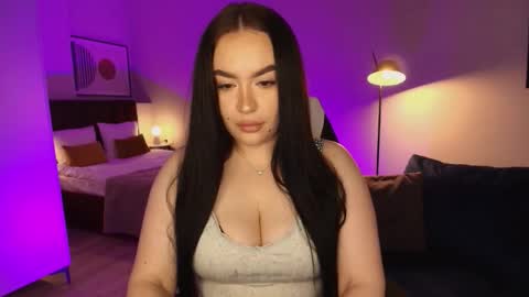 Snapshot of tinafox_ chatting on February 19, 2026, 8:10 am hi im curvy babyface girlie Tina online show from February 19, 2026, 8:10 am