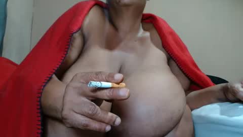 tinagiant online show from November 27, 2025, 8:55 pm