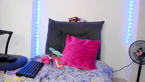 tinas_smith online show from March 16, 2026, 7:29 pm