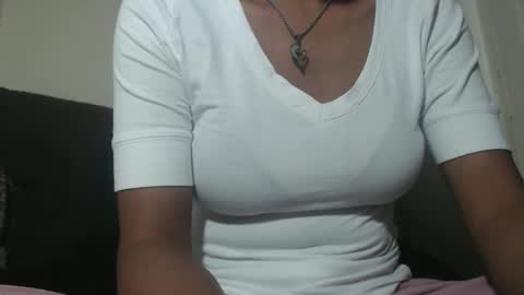 Snapshot of tinaxxxpetitexoxo chatting on February 12, 2026, 6:36 pm Tina online show from February 12, 2026, 6:36 pm