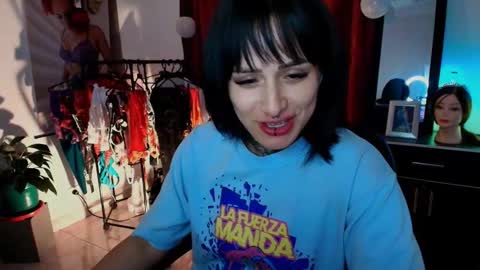 I AM BELLA  ----------- follow my  IG  TINNS 69 online show from November 22, 2025, 2:43 am