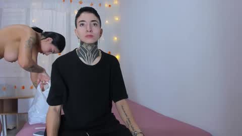 Snapshot of tinny_and_candy chatting on November 2, 2025, 12:18 pm TINNY AND CANDY online show from November 2, 2025, 12:18 pm