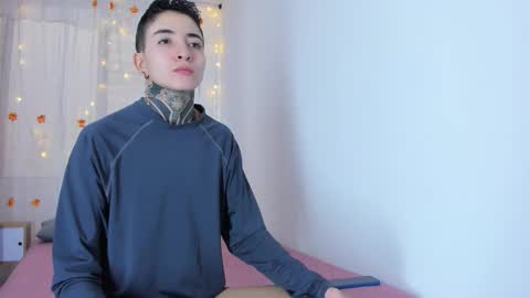 Snapshot of tinny_and_candy chatting on November 6, 2025, 12:17 pm TINNY AND CANDY online show from November 6, 2025, 12:17 pm