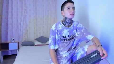 Snapshot of tinny_and_candy chatting on November 8, 2025, 12:16 pm TINNY AND CANDY online show from November 8, 2025, 12:16 pm