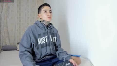 Snapshot of tinny_and_candy chatting on November 16, 2025, 7:14 am TINNY AND CANDY online show from November 16, 2025, 7:14 am