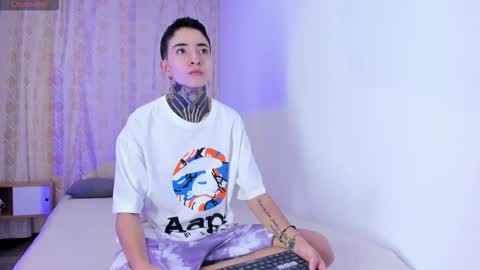 Snapshot of tinny_and_candy chatting on November 18, 2025, 11:58 am TINNY AND CANDY online show from November 18, 2025, 11:58 am