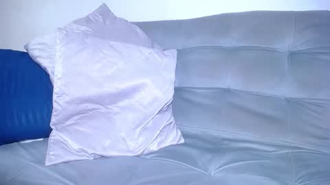 tiny_whore18 online show from March 13, 2026, 7:20 pm