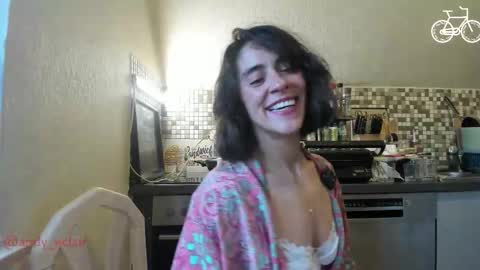 Snapshot of tiny_williams chatting on March 11, 2026, 2:01 pm Tiny online show from March 11, 2026, 2:01 pm