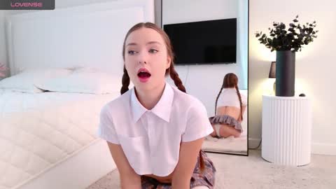 Snapshot of tinyangelxx chatting on November 28, 2025, 7:11 am Im Tiny -- Online at 8 AM GMT online show from November 28, 2025, 7:11 am