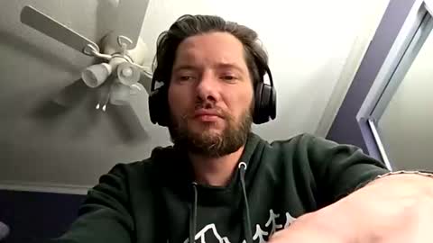 Snapshot of tinyguynicecock chatting on April 1, 2026, 6:36 am tinyguynicecock online show from April 1, 2026, 6:36 am