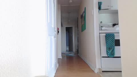 stage Kylie Sinner  brand CLITBAIT online show from September 9, 2025, 8:41 pm