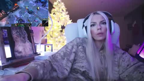 stage Kylie Sinner  brand CLITBAIT online show from January 7, 2026, 3:53 am