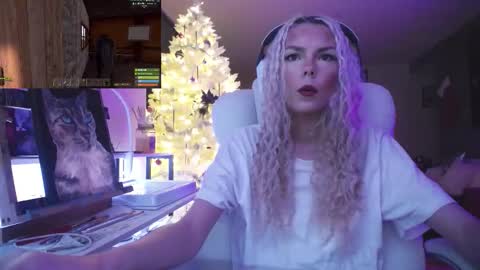 stage Kylie Sinner  brand CLITBAIT online show from January 11, 2026, 12:48 am