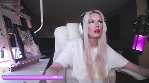 stage Kylie Sinner  brand CLITBAIT online show from March 2, 2026, 7:26 am