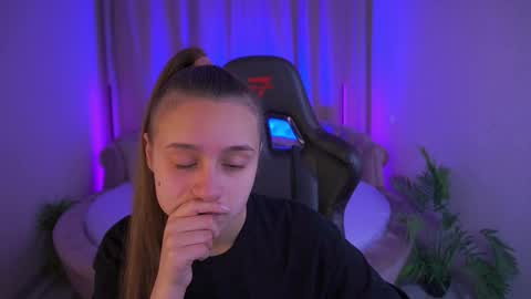 Snapshot of tinynataliee chatting on November 24, 2025, 7:08 am tinynataliee online show from November 24, 2025, 7:08 am