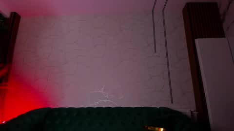 TinyVixen  online show from October 8, 2025, 4:21 am