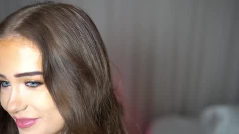 Snapshot of tinyxstar chatting on November 18, 2025, 4:11 pm Lili online show from November 18, 2025, 4:11 pm