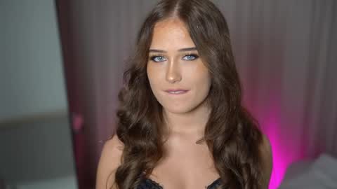 Snapshot of tinyxstar chatting on December 1, 2025, 2:44 pm Lili online show from December 1, 2025, 2:44 pm