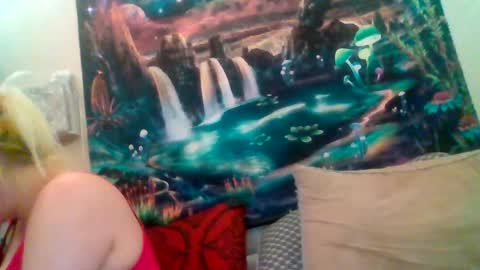 Snapshot of tipthekittenxo chatting on March 1, 2026, 2:13 am tipthekittenxo online show from March 1, 2026, 2:13 am