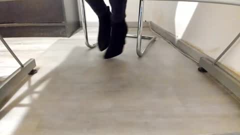 Snapshot of tired33 chatting on February 14, 2026, 3:14 am Anna online show from February 14, 2026, 3:14 am