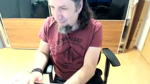 Snapshot of tirolerboy27 chatting on May 6, 2026, 8:52 am Tirolerboy27 online show from May 6, 2026, 8:52 am