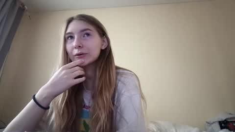 Hi Im Carry 18 years old online show from November 5, 2025, 7:08 am