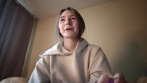 Hi Im Carry 18 years old online show from December 1, 2025, 6:07 am