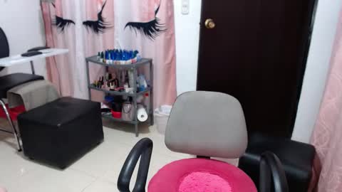 Snapshot of titsbiglovers chatting on March 4, 2026, 6:58 pm DIVA online show from March 4, 2026, 6:58 pm