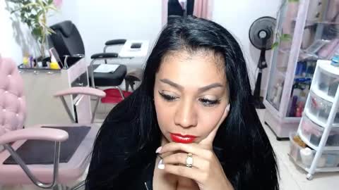 Snapshot of titsbiglovers chatting on April 19, 2026, 6:10 pm DIVA online show from April 19, 2026, 6:10 pm