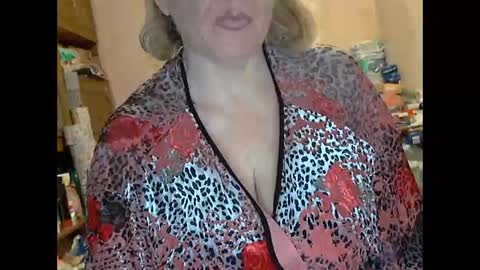 tittylina online show from September 29, 2025, 7:40 pm