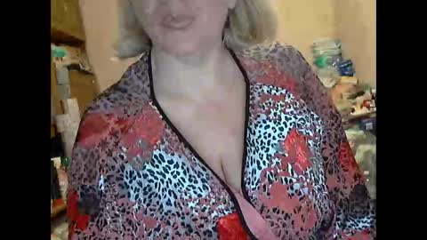 tittylina online show from October 1, 2025, 8:04 pm