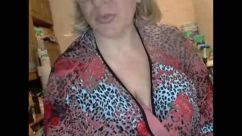 tittylina online show from October 7, 2025, 4:42 am