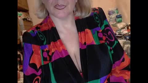 tittylina online show from November 5, 2025, 10:10 pm